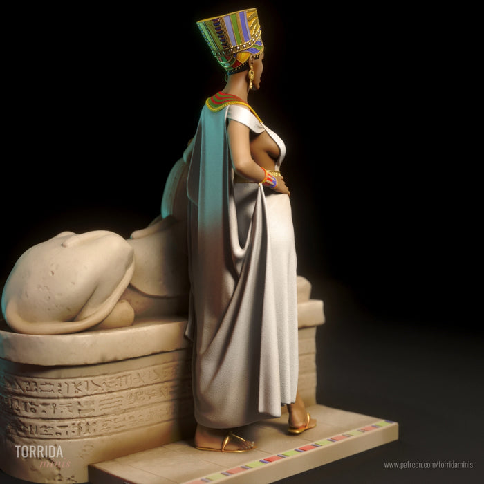Nefertiti | Pin-Up Statue Fan Art Miniature Unpainted | Torrida Minis